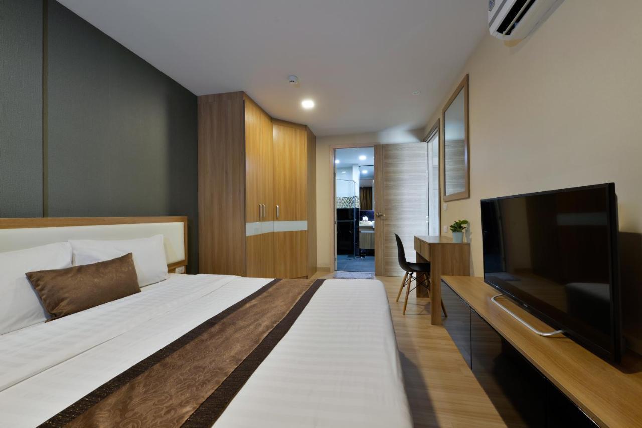 Ramada By Wyndham Bangkok Ten Ekamai Residences Экстерьер фото