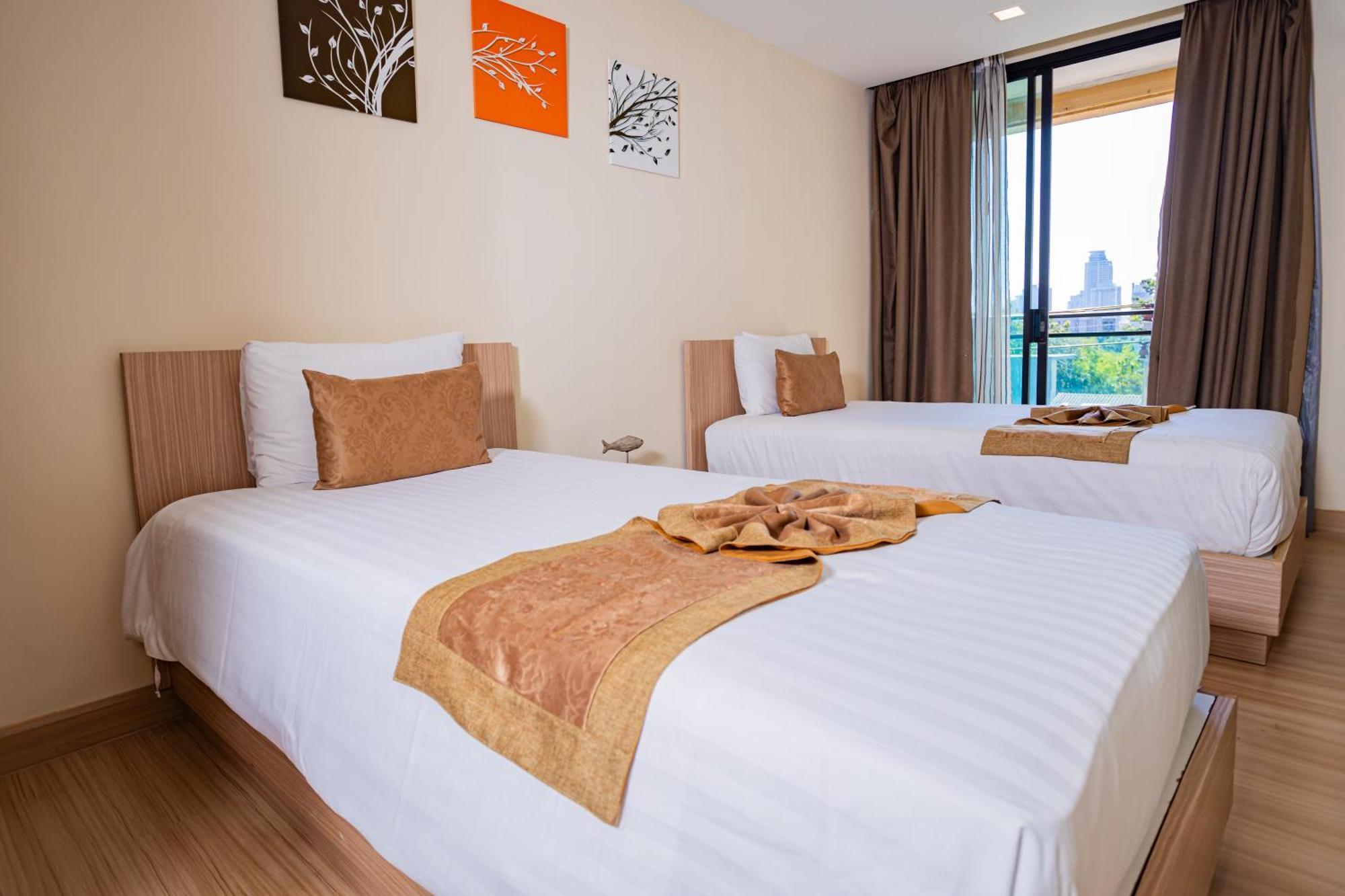 Ramada By Wyndham Bangkok Ten Ekamai Residences Экстерьер фото