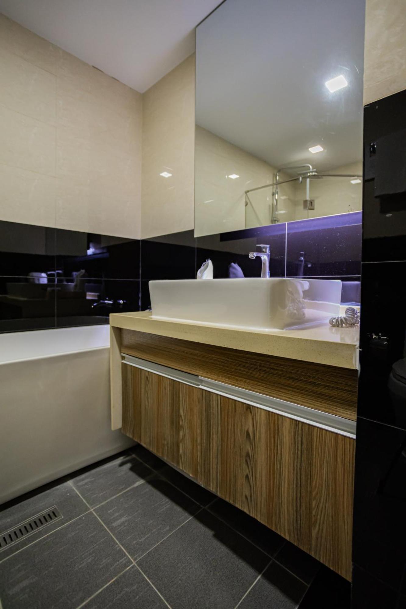 Ramada By Wyndham Bangkok Ten Ekamai Residences Экстерьер фото
